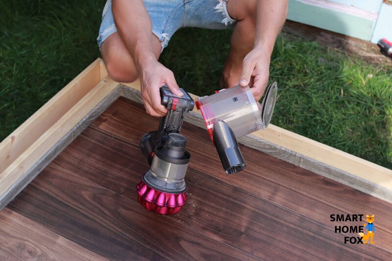 Removal of the dirt container